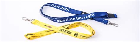 Porta badge e lanyard personalizzati con logo .